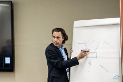 Sistemas de absorción de energía en la fijación de estructuras flotantes