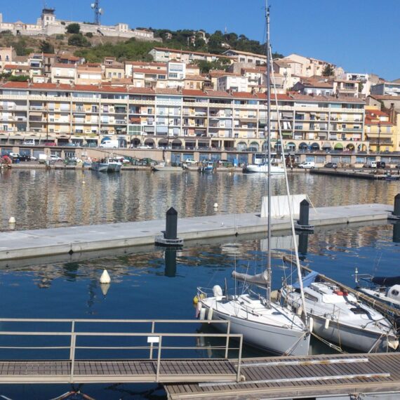 Port Sud de France – Sète: Rompeolas flotante y pantalán de recepción de vedettes