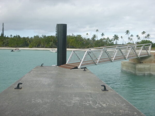 Île des Pins – Pantalán de desembarque para ferrys