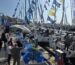 Visitantes del Salón Náutico de Barcelona sobre un pantalán flotante de hormigón MSI en Marina Port Vell